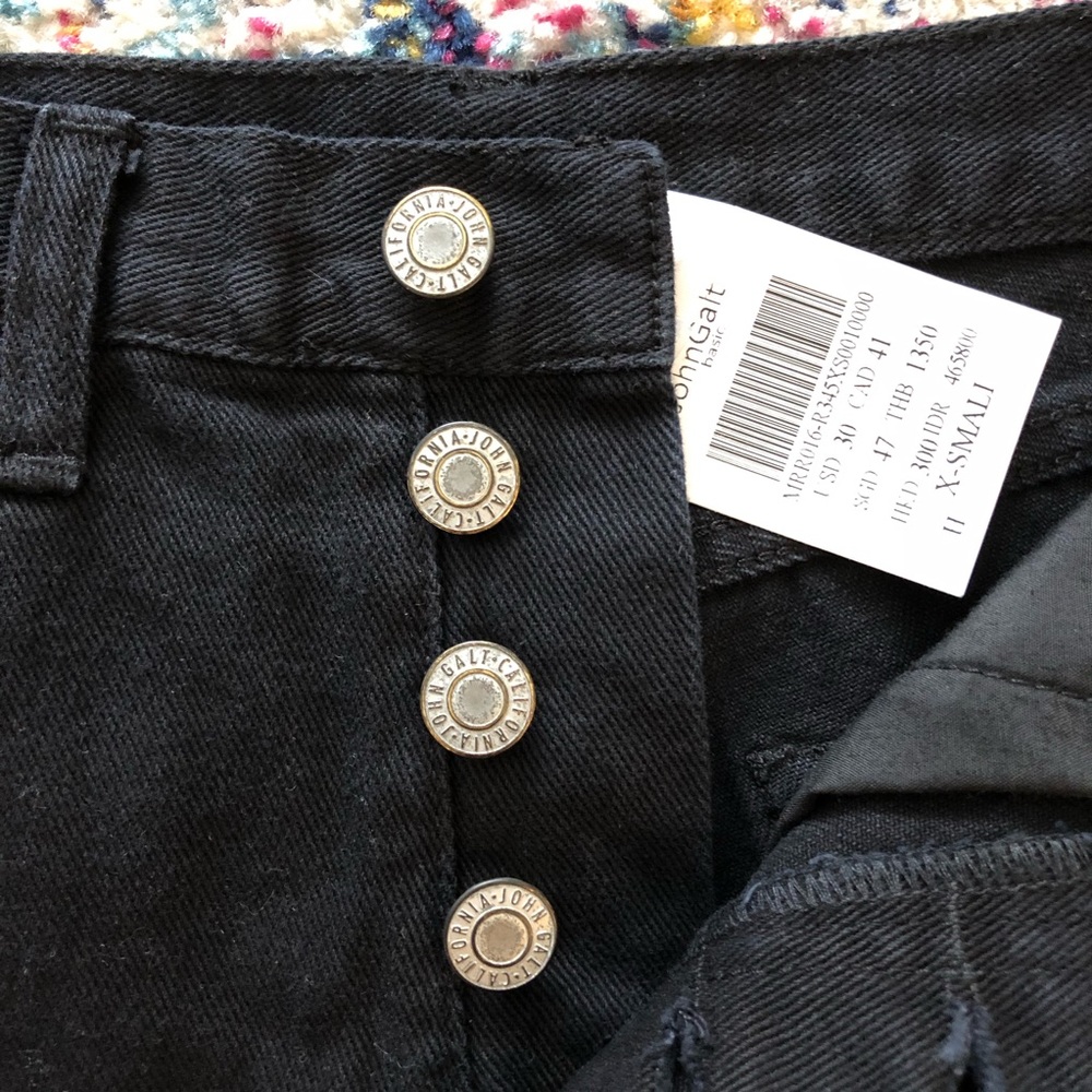 Brady Melville/John Galt Frayed Hem Denim Shorts - Picture 4 of 5